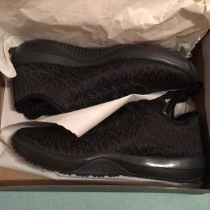 boys grade school jordan 1